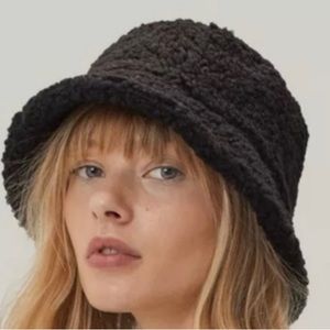 New J.Crew Black Bucket Hat sold out S/M BD037 sherpa fuzzy Shearling NWT jcrew